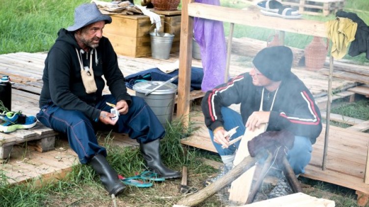 Първите двама дуелисти. Снимка: Фермата