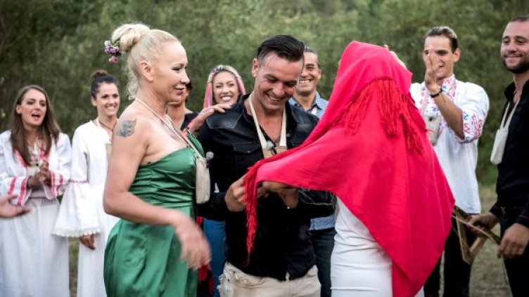 Фалшивата сватба може да прерасне в истинска. Снимка: Фермата