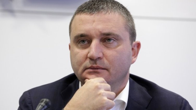 Колко постна ще е "пицата" за 2018-а? Горанов обеща повече пари