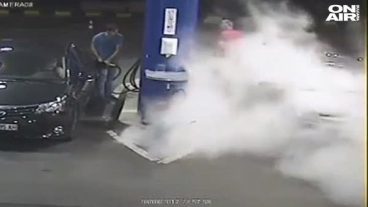 С пожарогасител срещу цигарата: Случайната слава на Христо