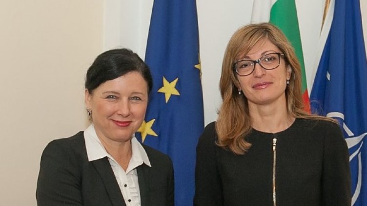 Екатерина Захариева и Вера Йоурова. Снимка: БТА