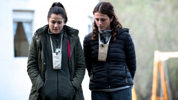 Елена и Франческа заговорничат. Снимка: Фермата
