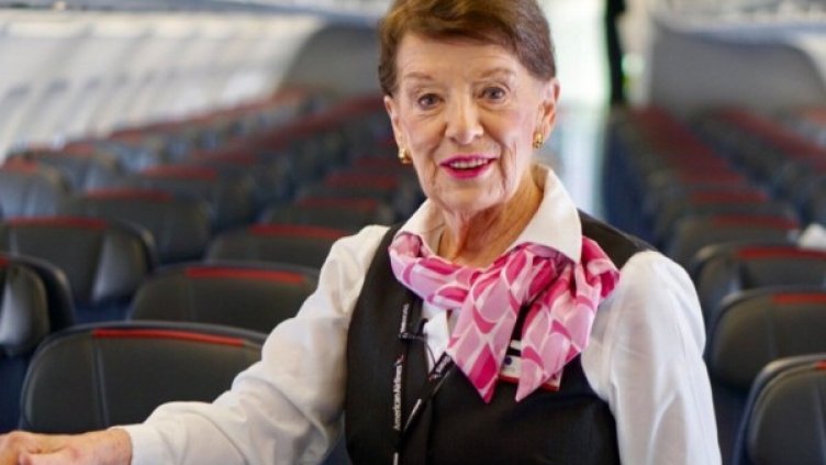 60 г. във въздуха &ndash; Диамантеният юбилей на стюардесата Бети