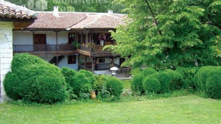 Манастирът "Свети Йоан Предтеча" край Градешница. Снимка: bulgariamonasteries.com