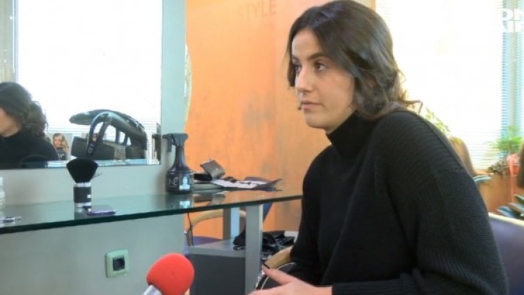 Сестрата на Божинов отряза косaта си... за онкоболните