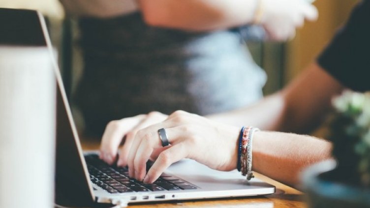Двамата се запознали в интернет. Снимка: Pixabay