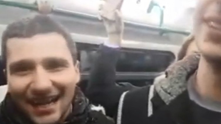 От химна до позитивизма: Патриотизъм и дружелюбност ръка за ръка