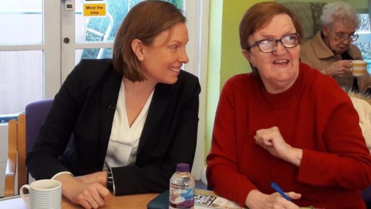 Трейси Крауч (вляво). Снимка: Twitter