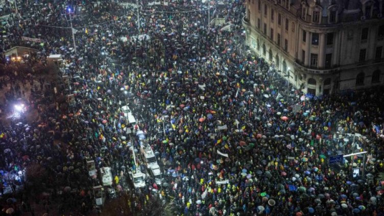 100 000 румънци под януарския сняг: Не може повече така!