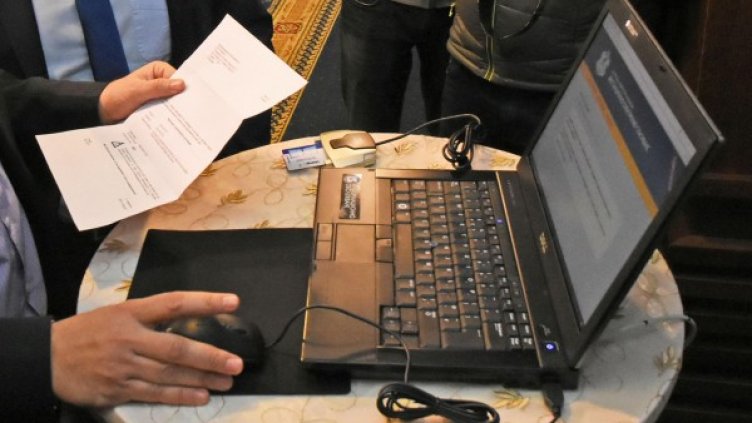 ЦИК настоява: Отложете е-вота, лесно се контролира!