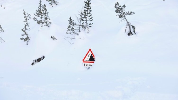 Лавини, козирки... Подценяваме ли опасностите в планината?