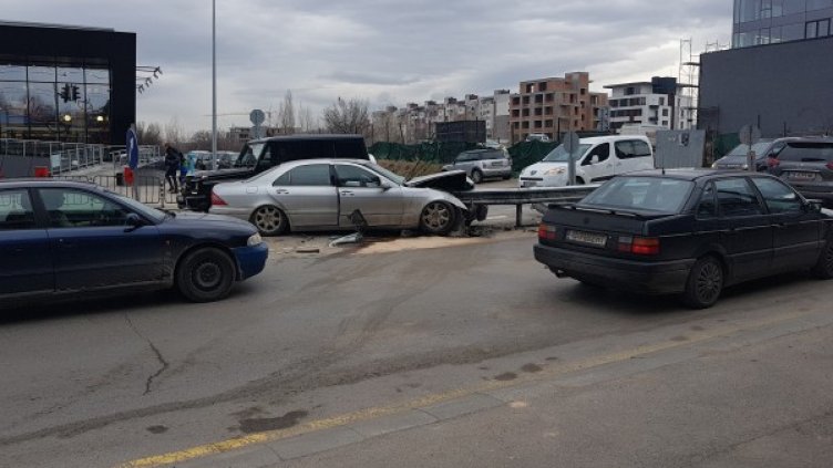 Мантинела на "Симеоновско шосе" &ndash; предпоставка за ПТП