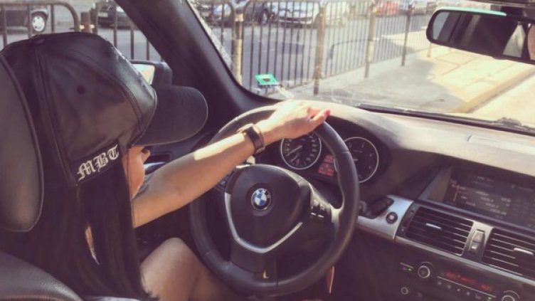 Габриела зад волана на джипа, който потроши 10 коли в Пловдив. Снимка: Facebook