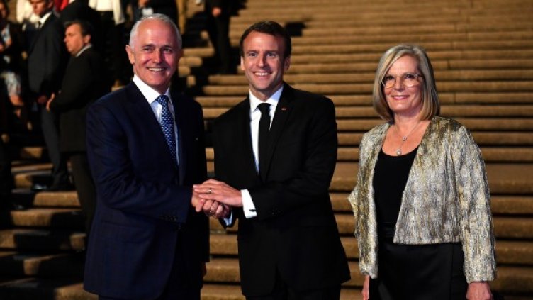 Еманюел Макрон с Малкълм и Луси Търнбул. Снимка: Reuters
