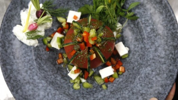 Българска гощавка за ЕС: Терина, баница с... трюфел и козунак с рози