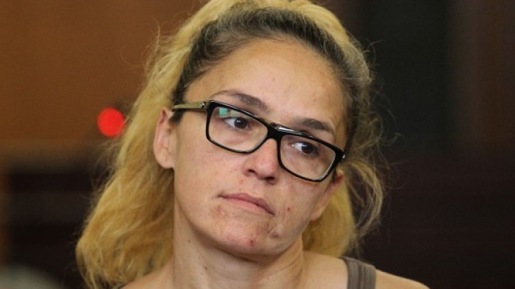Иванчева с глоба 200 лева, крещи в съда: Заместничката й &ndash; аут