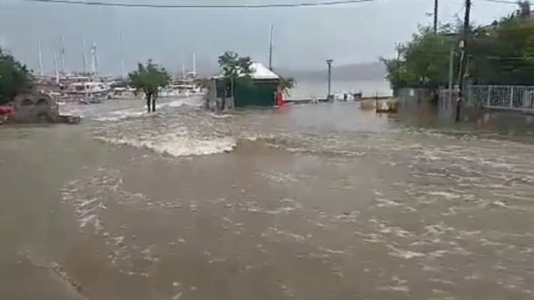 "Нефели" донесе потоп в Гърция: Къмпинги с българи &ndash; под вода!