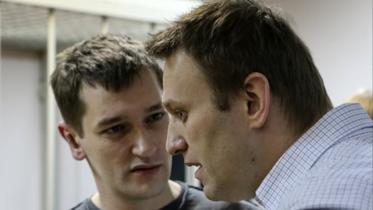 Олег и Алексей Навални. Снимка: Reuters
Олег и Алексей Навални, декември 2014 г. Снимка: архив, Reuters