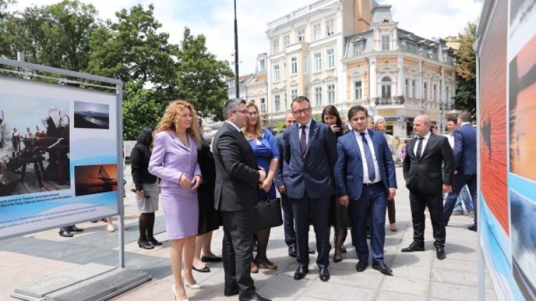 Откриване на изложба от фотоконкурса на МРРБ "Една река &ndash; десетки райски кътчета". Снимка: МРРБ