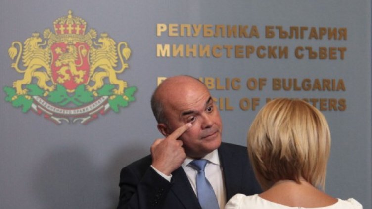 Права, права и пак права... Министър Петков ги обеща 