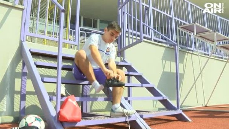 Футболен талант, но на "ти" с математиката! Заминава да учи в Англия