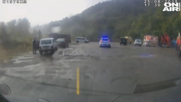 Събота, 17:12, Своге: Борба за живот, линейки...