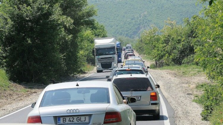 Опашка от коли на Кулата, трафик към Гърция