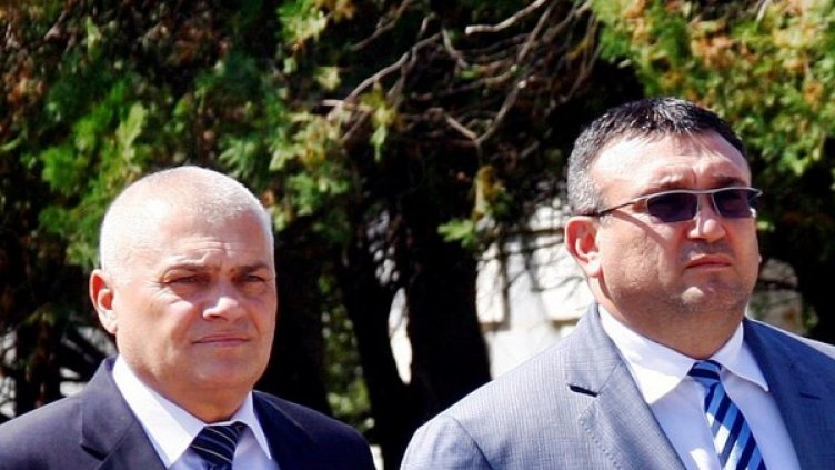Валентин Радев (л) и Младен Маринов утре ще са стар и нов министър на МВР. Снимка: БТА