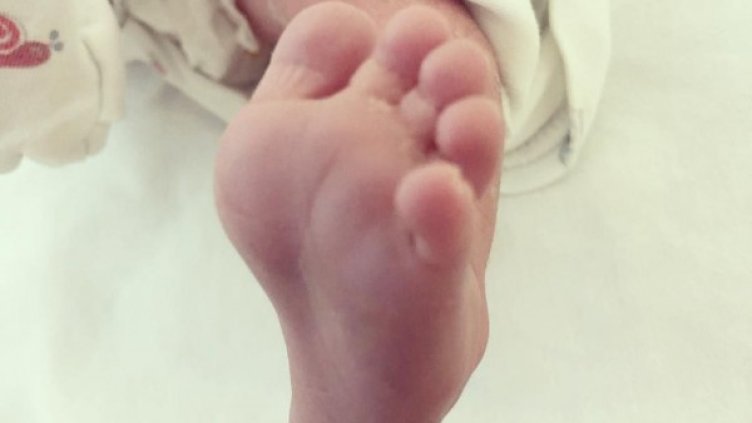 Преслава показа крачето на дъщеря си. Снимка: Instagram