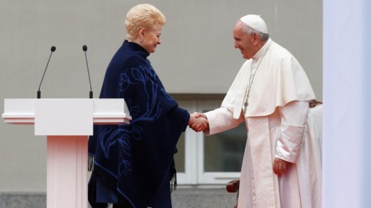 Далия Грибаускайте и папа Франциск. Снимка: Reuters