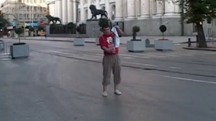 Снимка: кадър YouTube