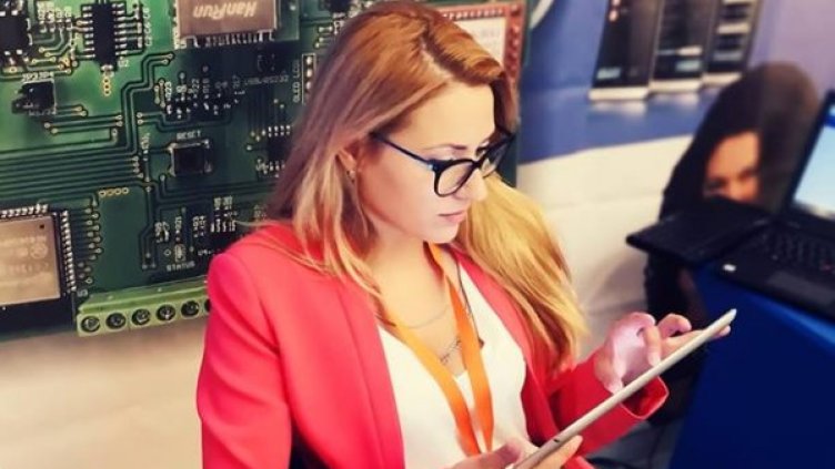 Жертвата е работела като ТВ водеща. Снимка: Facebook