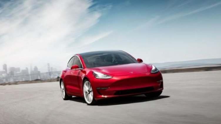 Илон Мъск пусна още по-евтина кола: Бюджетният Model 3