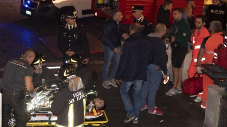 Стремглаво надолу: Авария на ескалатор в Рим рани 24-ма фенове