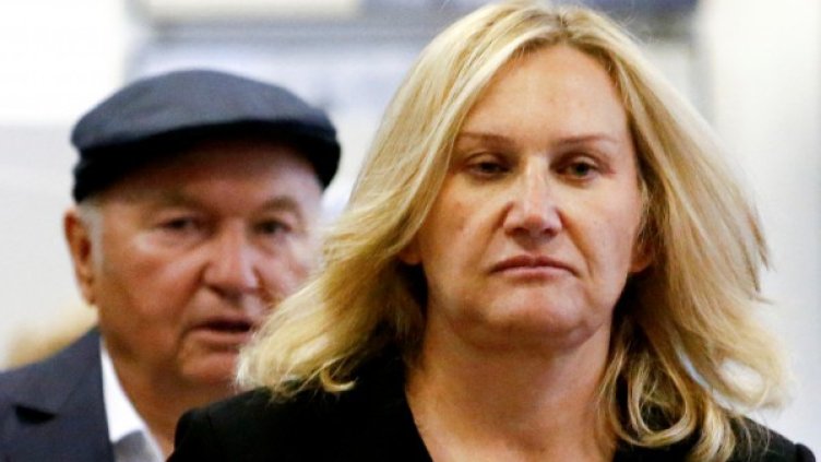 Елена Батурина, зад нея Юрий Лужков. Снимка: архив, Reuters