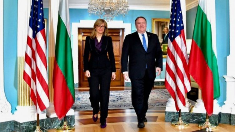 Екатерина Захариева и Майк Помпео. Снимка: БТА