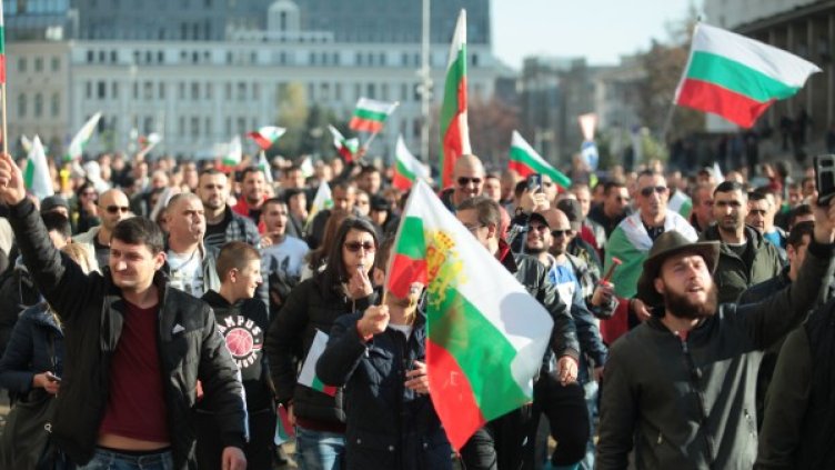 Заради цените на горивата: Блокада в центъра на София, тапи по пътищата