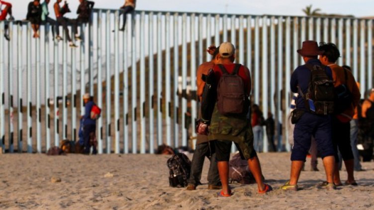 Походът стигна Тихуана: Следваща мигрантска спирка &ndash; САЩ?
