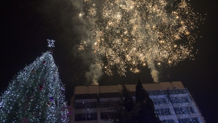 Тиха нощ, свята нощ... България празнува Рождество