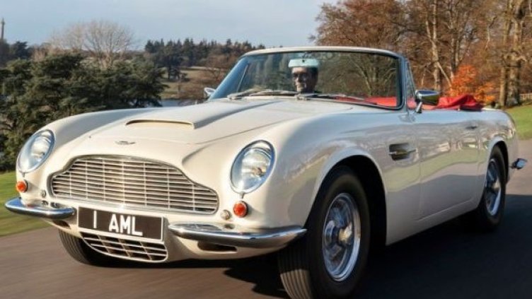 Снимки: Aston Martin