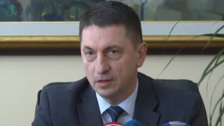 Апаши откраднаха колата на шефа на ДОТИ 