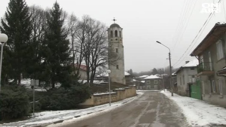 Русенски храм остана без камбана: А Църквата нехае
