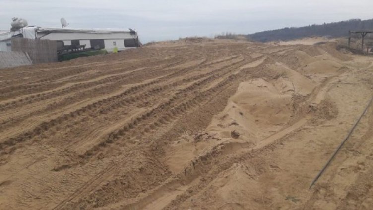 Дюните vs. апетитите: Строи се на Силистар, на Смокиня се копае!