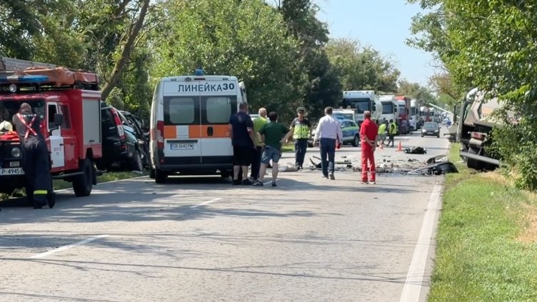 Най-малко трима са загиналите в мелето на пътя Русе-Бяла ВИДЕО