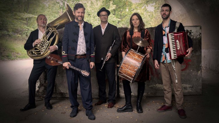 Снимка: Оркестър "Леле Леле"/ АРТО+