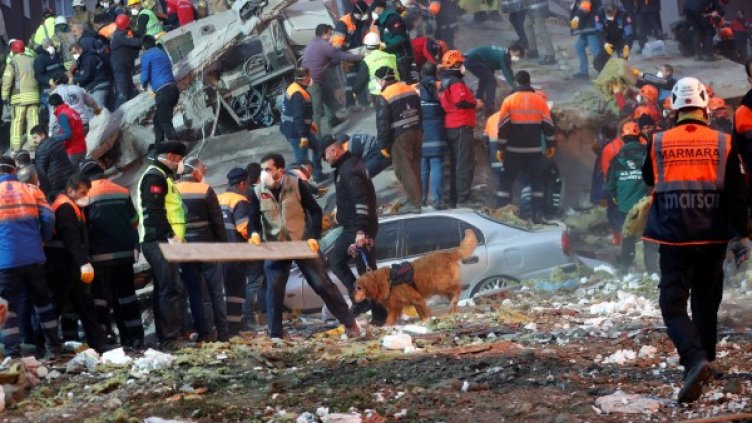 Трагедията в Истанбул: 3 етажа били незаконно вдигнати