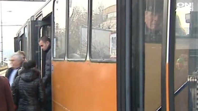 На шега или истина: Преди качване в градски транспорт &ndash; душът задължителен!
