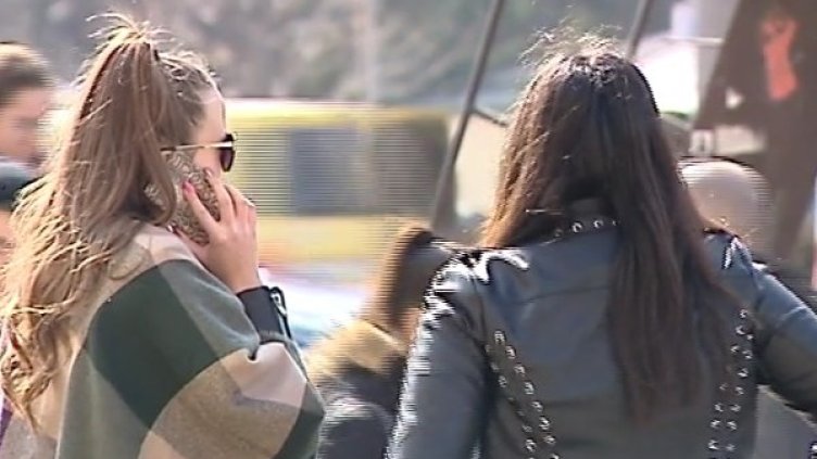 Младите у нас се стопяват – 40 хил. по-малко за година, бягат в чужбина