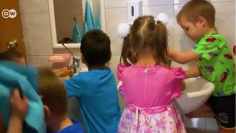 Плюсчета и минусчета: "Акварел" – тук ХИВ позитивните деца са приети