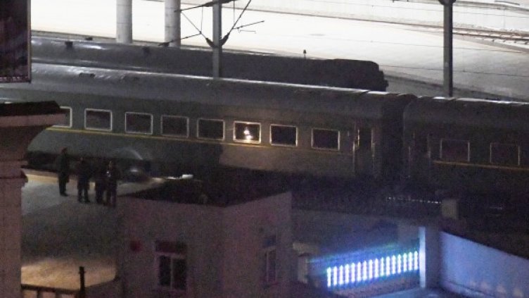 Бронираният влак на Ким Чен Ун пристигна в Китай